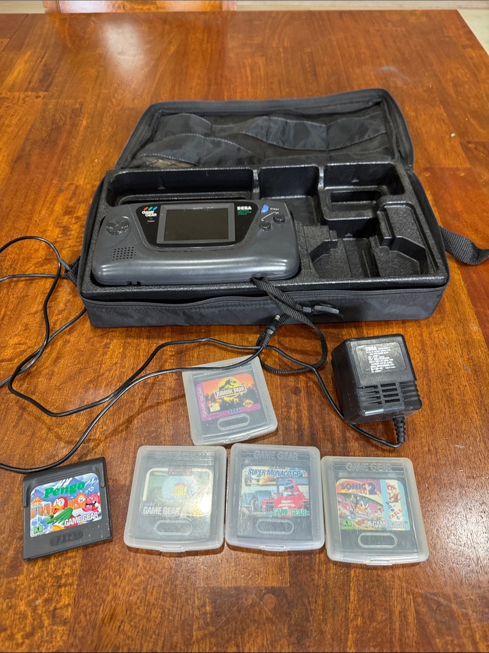 Vintage Sega Game Handheld Console with 5 games. Untested